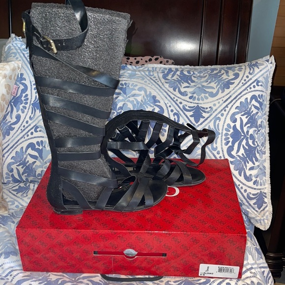 Black Guess Gladiator Sandals ✨💕 - Picture 1 of 4